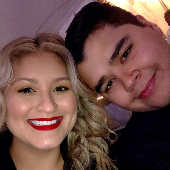 Meet your Posher, Dominique - Picture 1 of 1